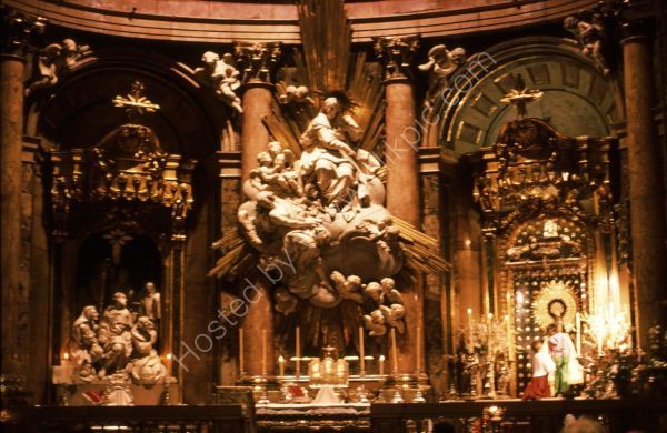 Inside Basilica el Pilar, Zaragoza